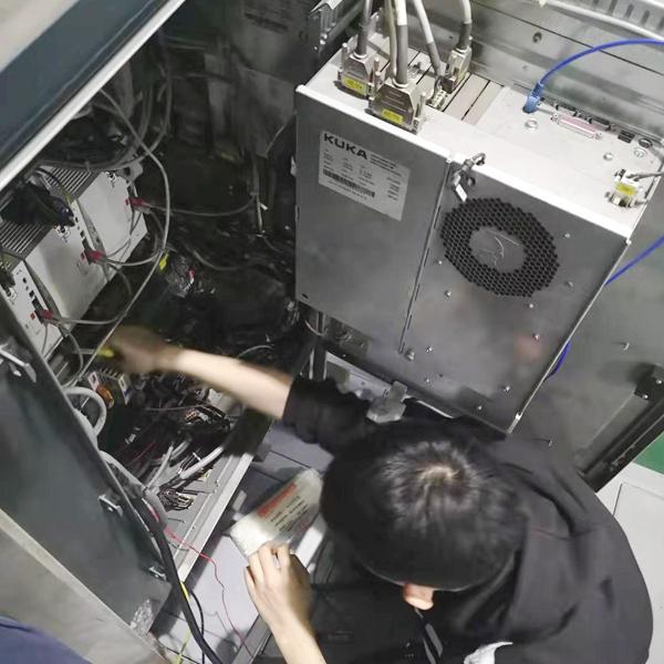 機(jī)器人維修